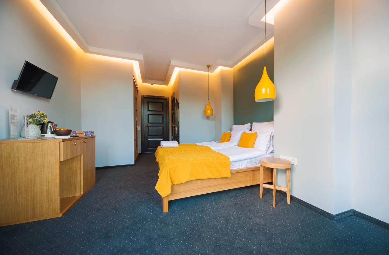 Beehive Hotel Odessa Eksteriør bilde