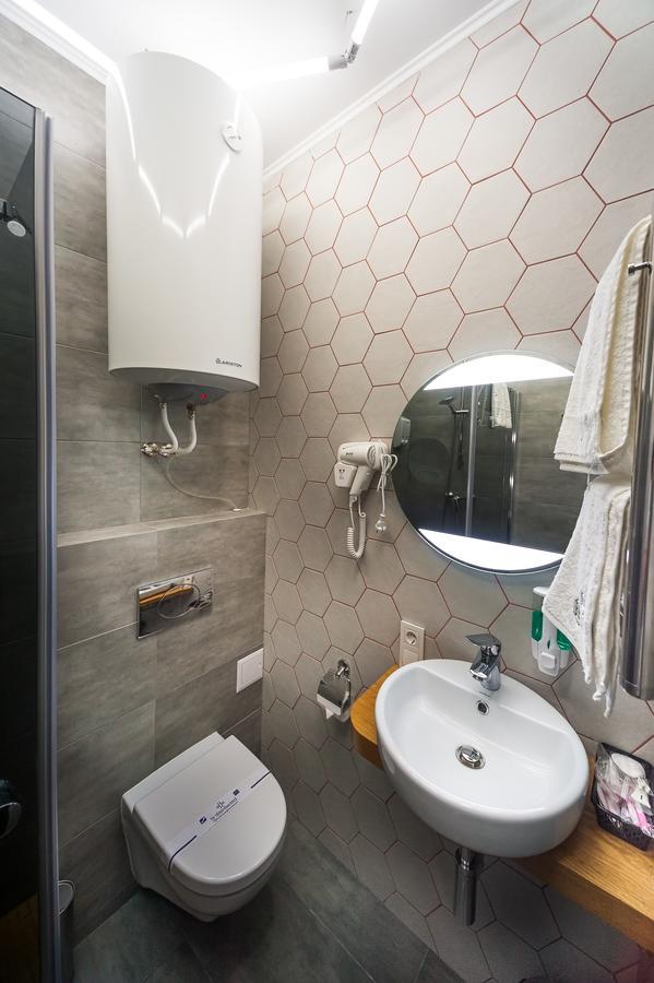 Beehive Hotel Odessa Eksteriør bilde