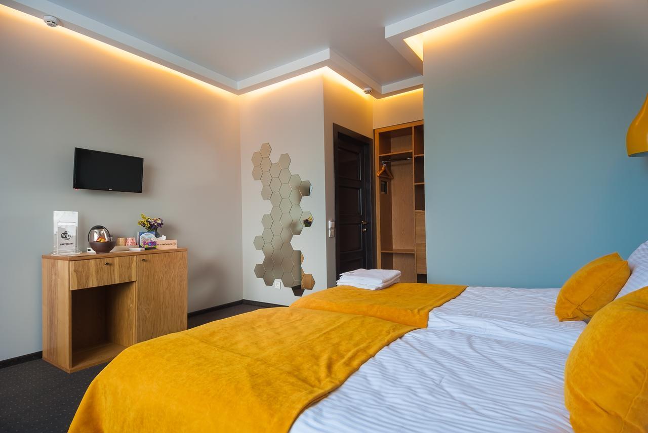 Beehive Hotel Odessa Eksteriør bilde