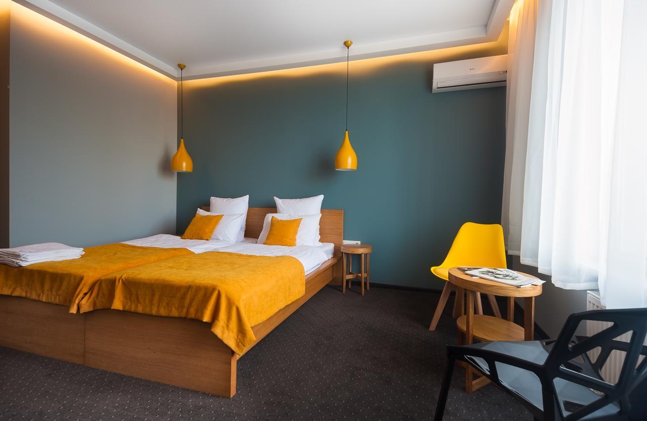 Beehive Hotel Odessa Eksteriør bilde
