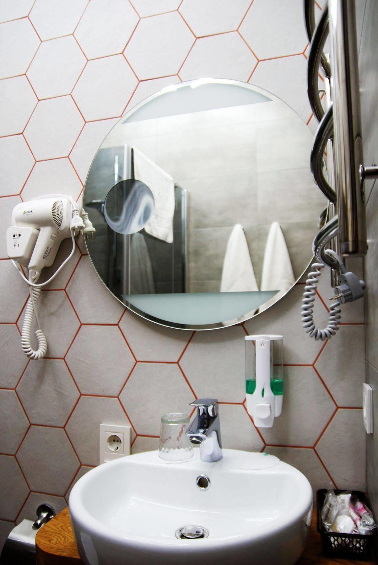 Beehive Hotel Odessa Eksteriør bilde