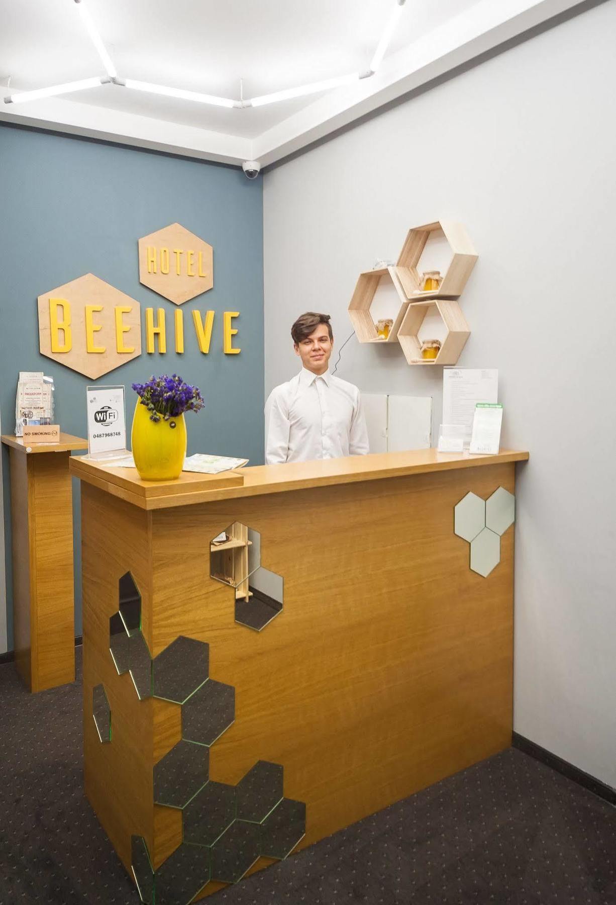 Beehive Hotel Odessa Eksteriør bilde